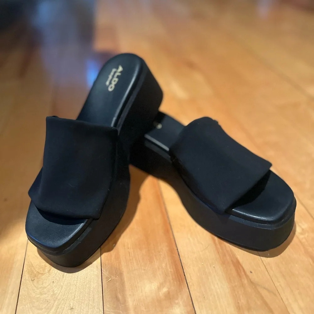 NWOT Aldo Black Platform Slide Sandals - Picture 3 of 4
